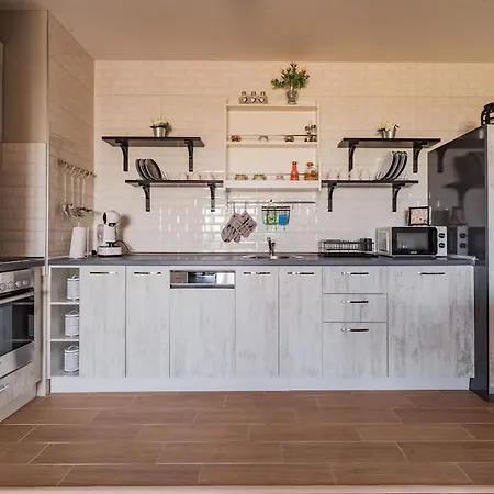 Apartment 2 *